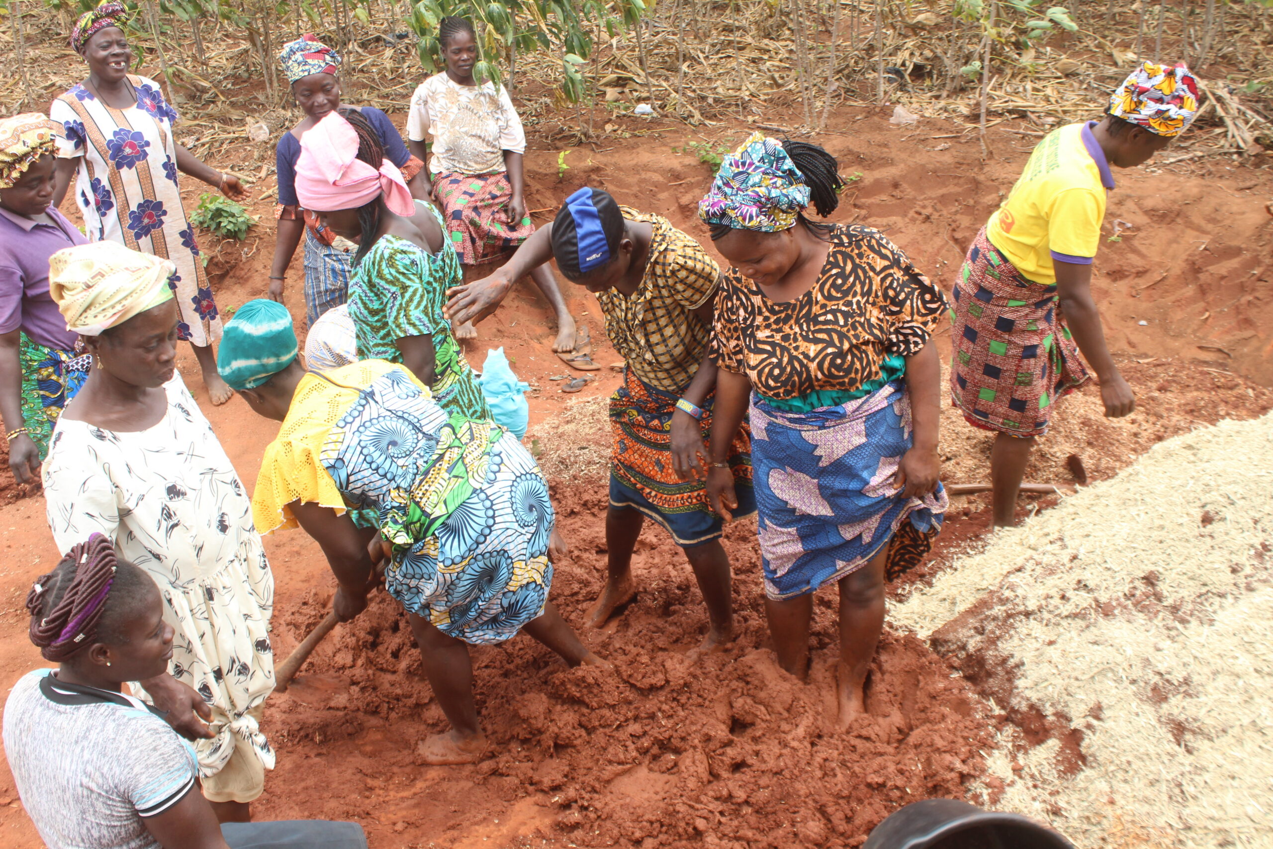 Formation sur les Foyers Améliorés : Un pas vers la Justice Climatique pour les Transformatrices de Manioc de Kaglo Kopé.